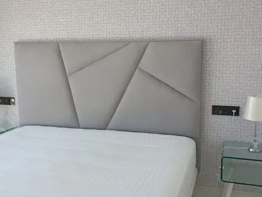 Schlafzimmer von Wohnung zur Miete in Estepona mit Klimaanlage, Privatgarten und Schwimmbad
