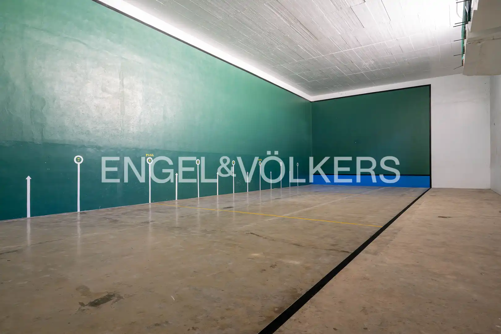 Piso en venta en Zarautz con Calefacción, Parquet y Terraza