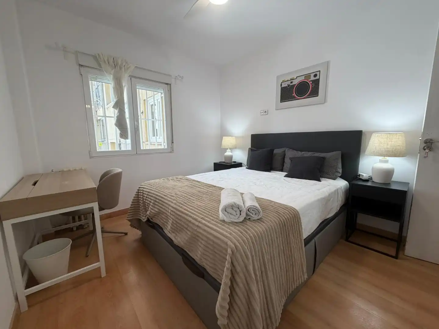Bedroom of Flat for share in Madrid  with Heating, Furnished and Washing machine
