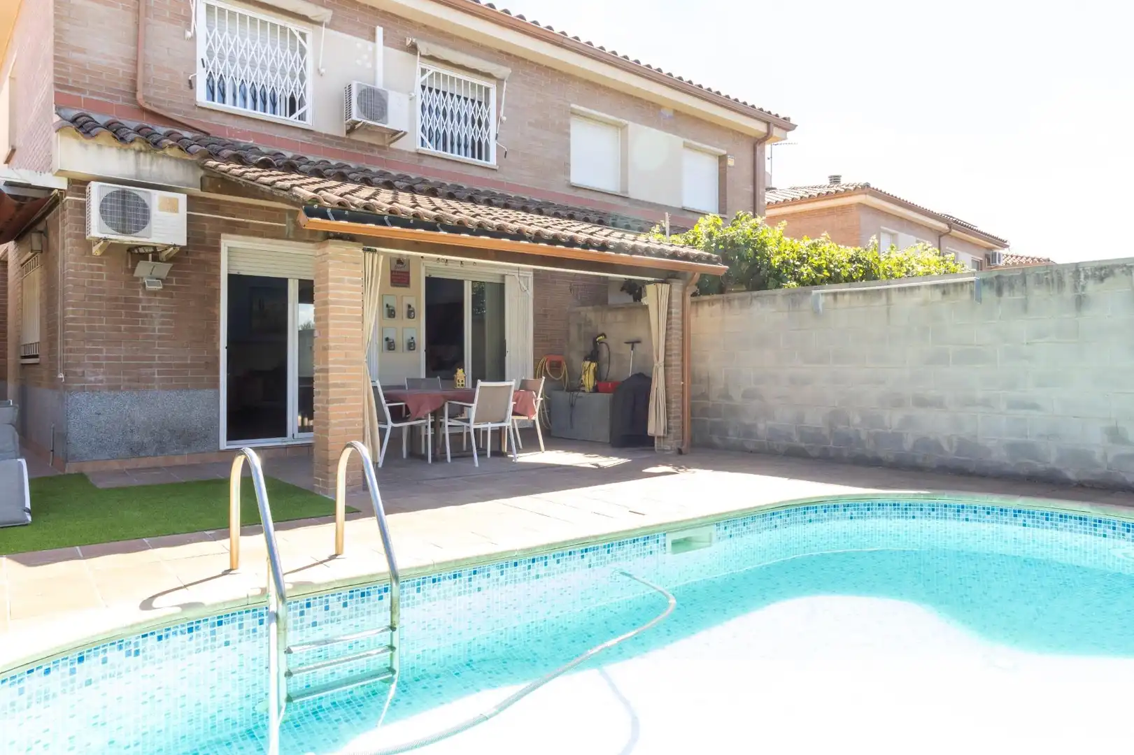 Reihenhaus mit Pool zum Verkauf in Pasaje GARSA LA