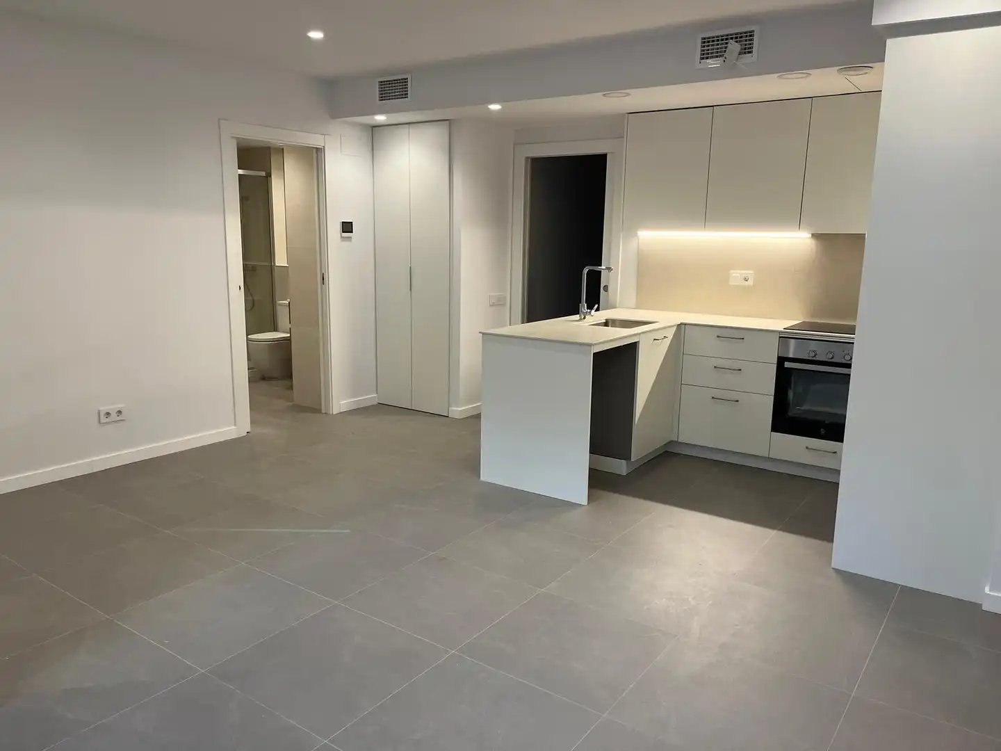 Cocina de Planta baja en venta en Sabadell con Aire acondicionado y Calefacción