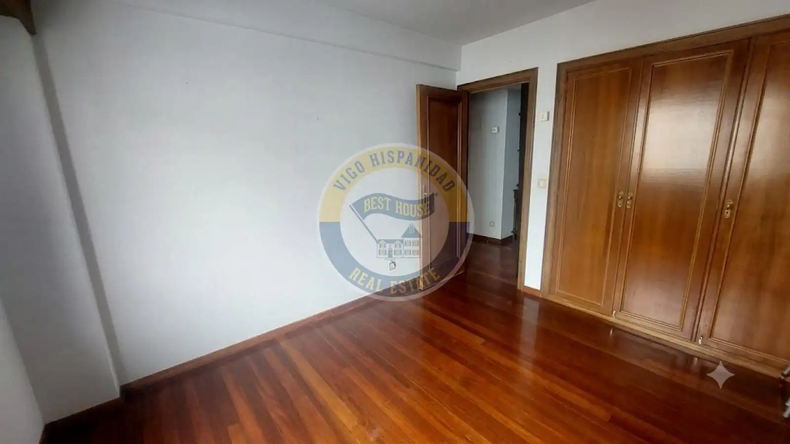 Habitación de Piso en venta en Vigo  con Calefacción