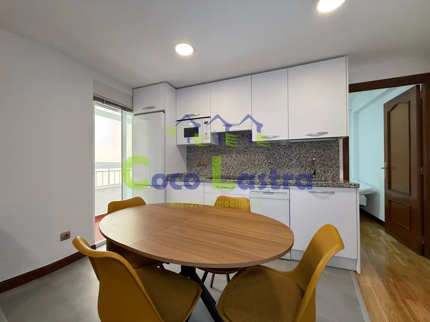Kitchen of Flat for rent in Salamanca  with Air Conditioner, Heating and Parquet flooring