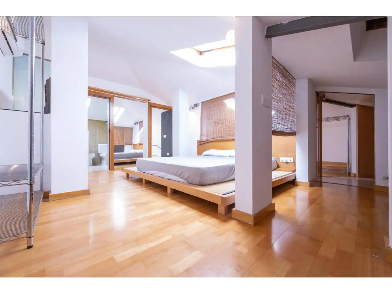 Dormitori de Dúplex en venda en Girona amb Aire condicionat, Calefacció i Parquet