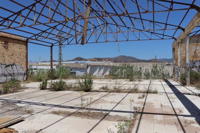 Nave industrial en Venta en Distrito Zeta - Recinto Ferial Cortijo de Torres