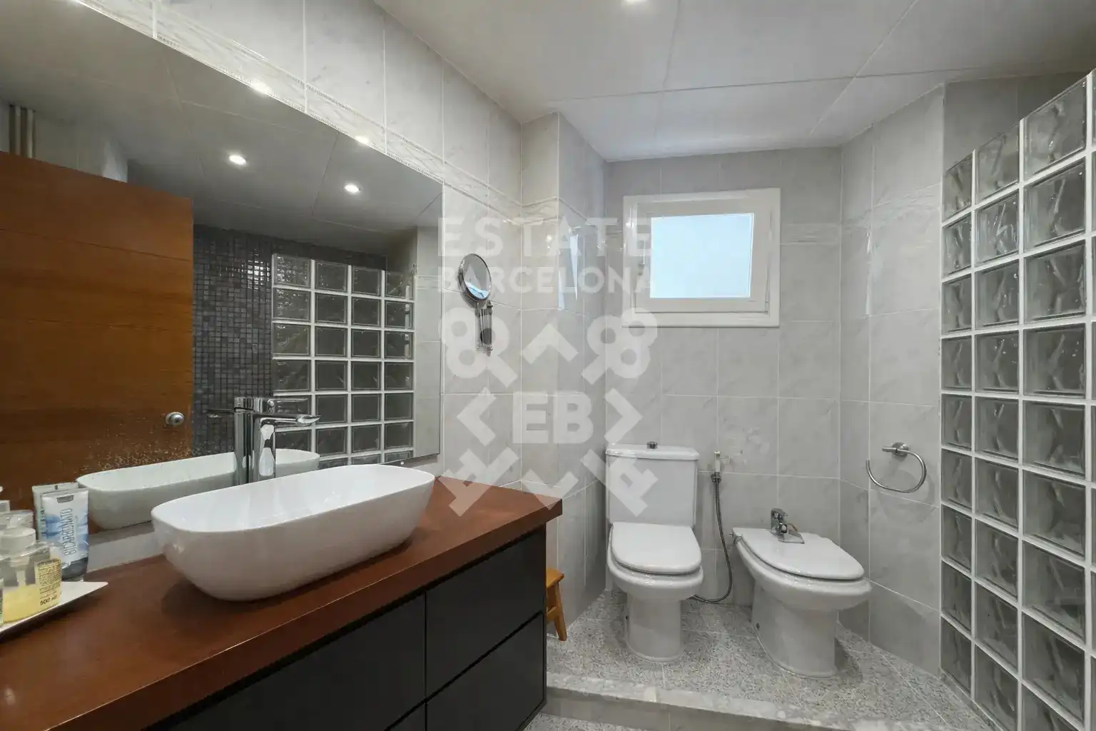 Baño de Piso en venta en Blanes con Calefacción y Amueblado