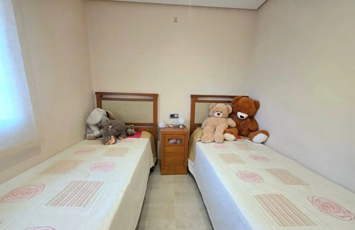 Dormitori de Casa o xalet en venda en Orihuela amb Jardí privat, Balcó i Piscina comunitària