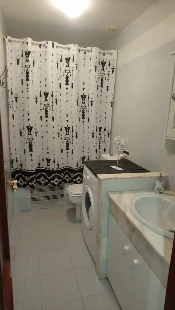 Bathroom of Flat for rent in Mairena del Aljarafe  with Terrace, Furnished and Community pool
