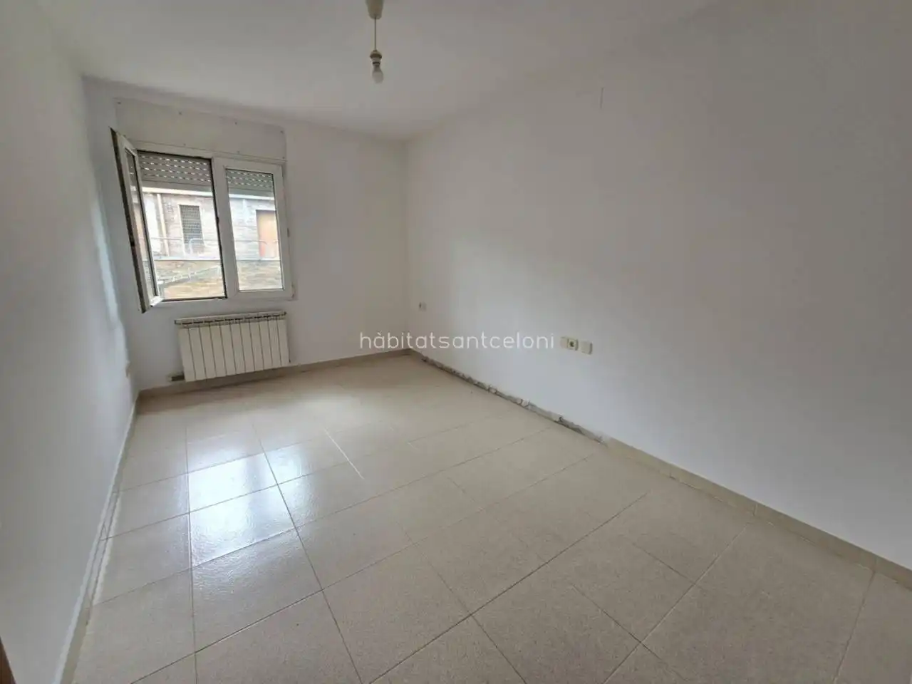 Vista exterior de Piso en venta en Sant Celoni con Aire acondicionado, Calefacción y Balcón
