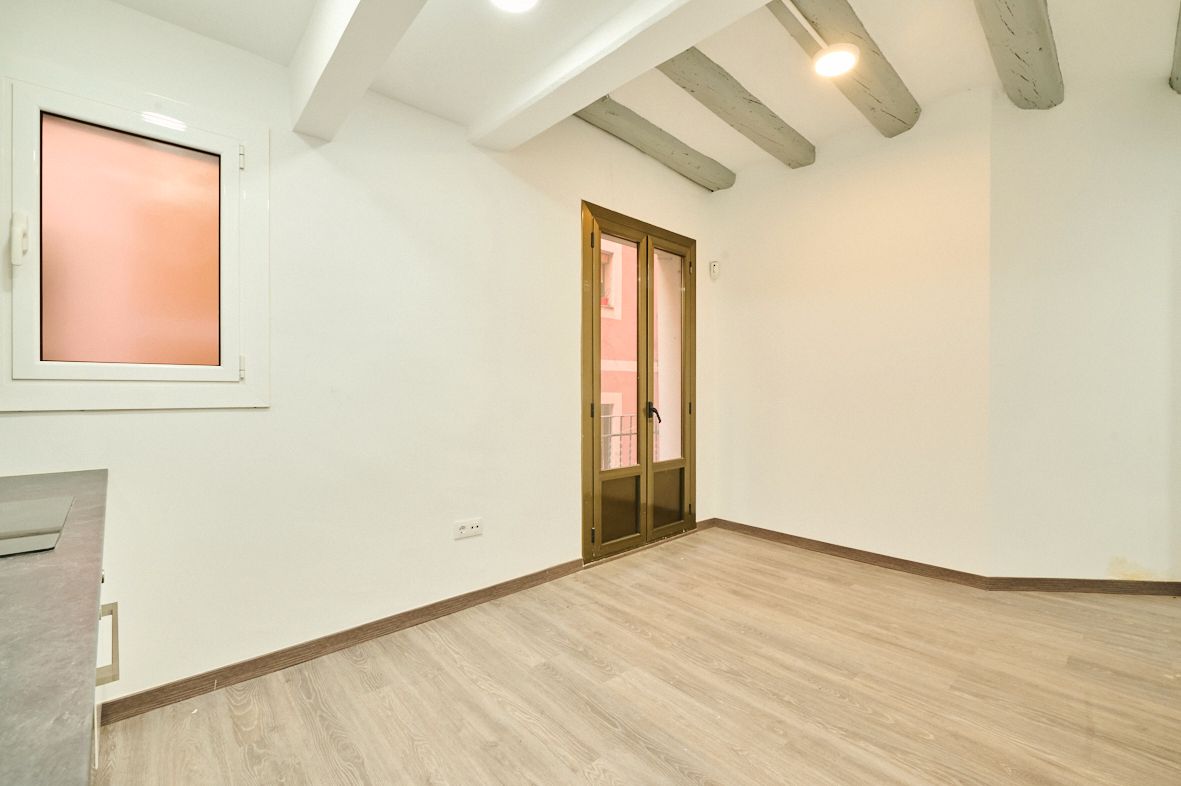 Flat for sale in  Barcelona Capital  with Air Conditioner, Heating and Terrace