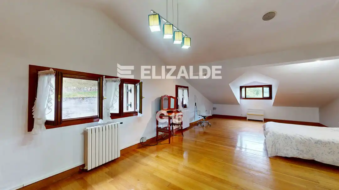 Dormitori de Casa o xalet en venda en Hondarribia amb Calefacció, Jardí privat i Terrassa