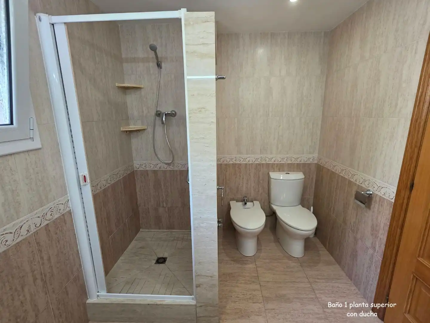 Badezimmer von Haus oder Chalet zur Miete in Sant Fost de Campsentelles mit Terrasse, Schwimmbad und Balkon