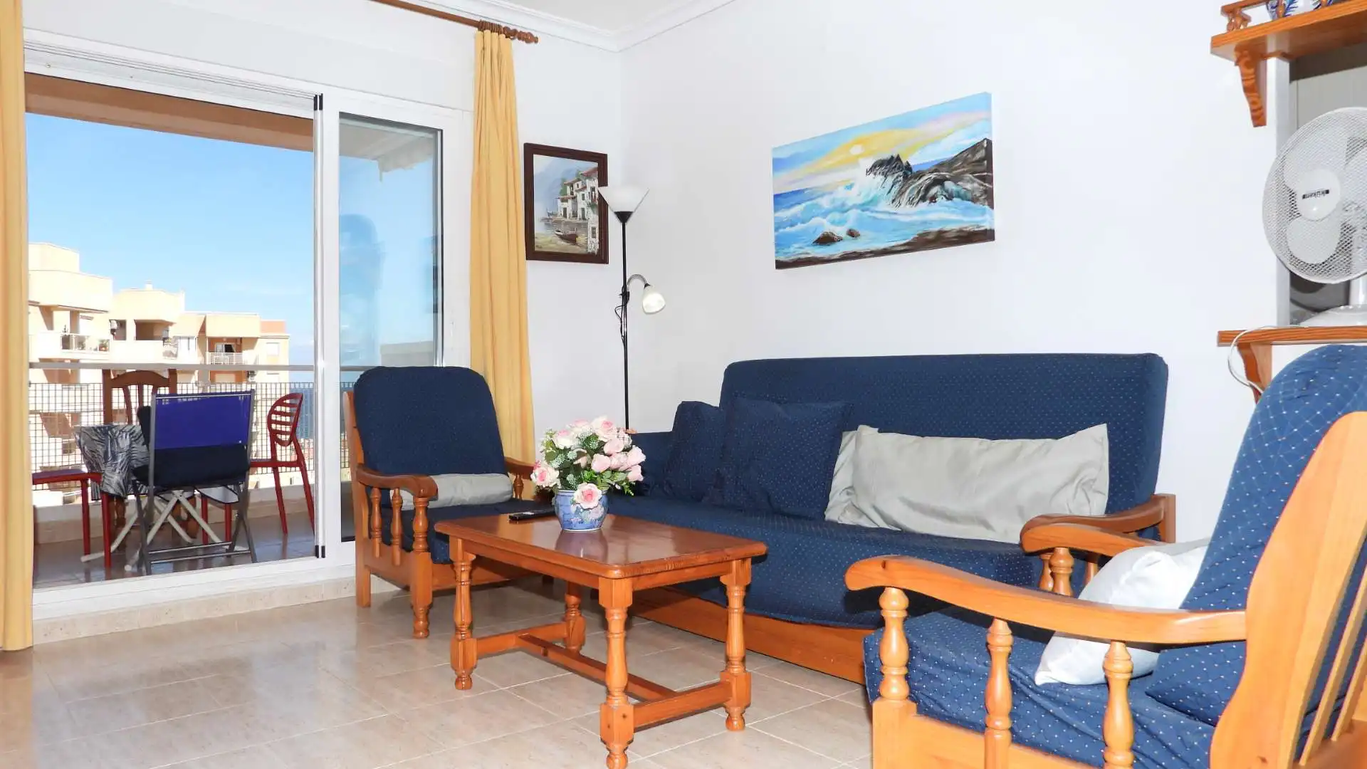Sala de estar de Piso en venta en La Manga del Mar Menor con Calefacción, Terraza y Amueblado