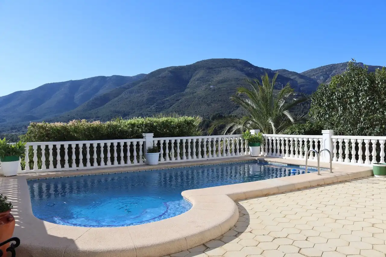 Piscina de Casa o chalet en venta en Benigembla