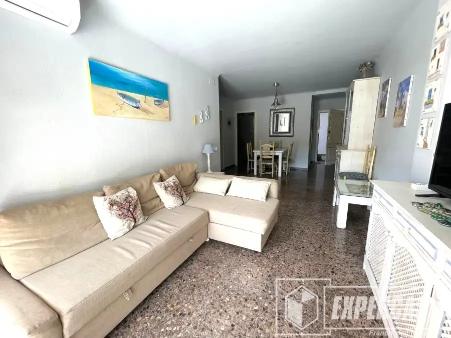 Sala d'estar de Apartament de lloguer en Santa Eulària des Riu amb Aire condicionat i Terrassa