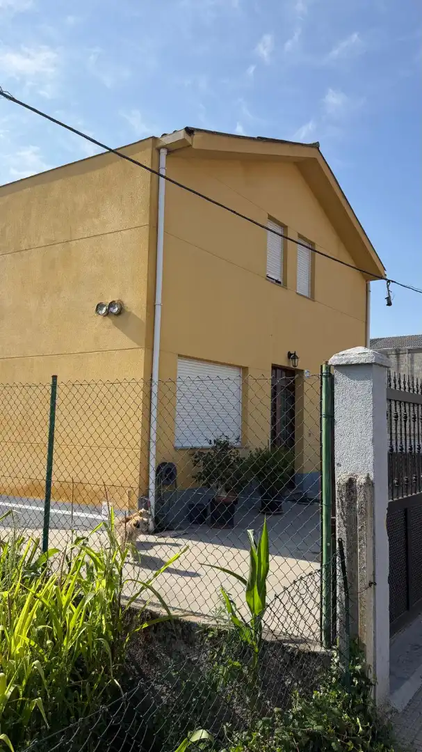 Vista exterior de Casa o chalet en venta en Carballo con Terraza