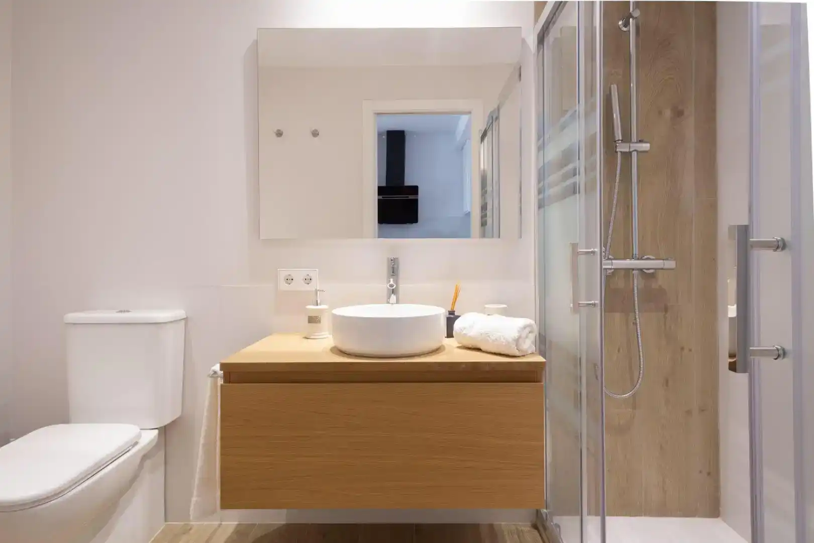Bathroom of Flat for sale in Marbella  with Air Conditioner and Swimming Pool