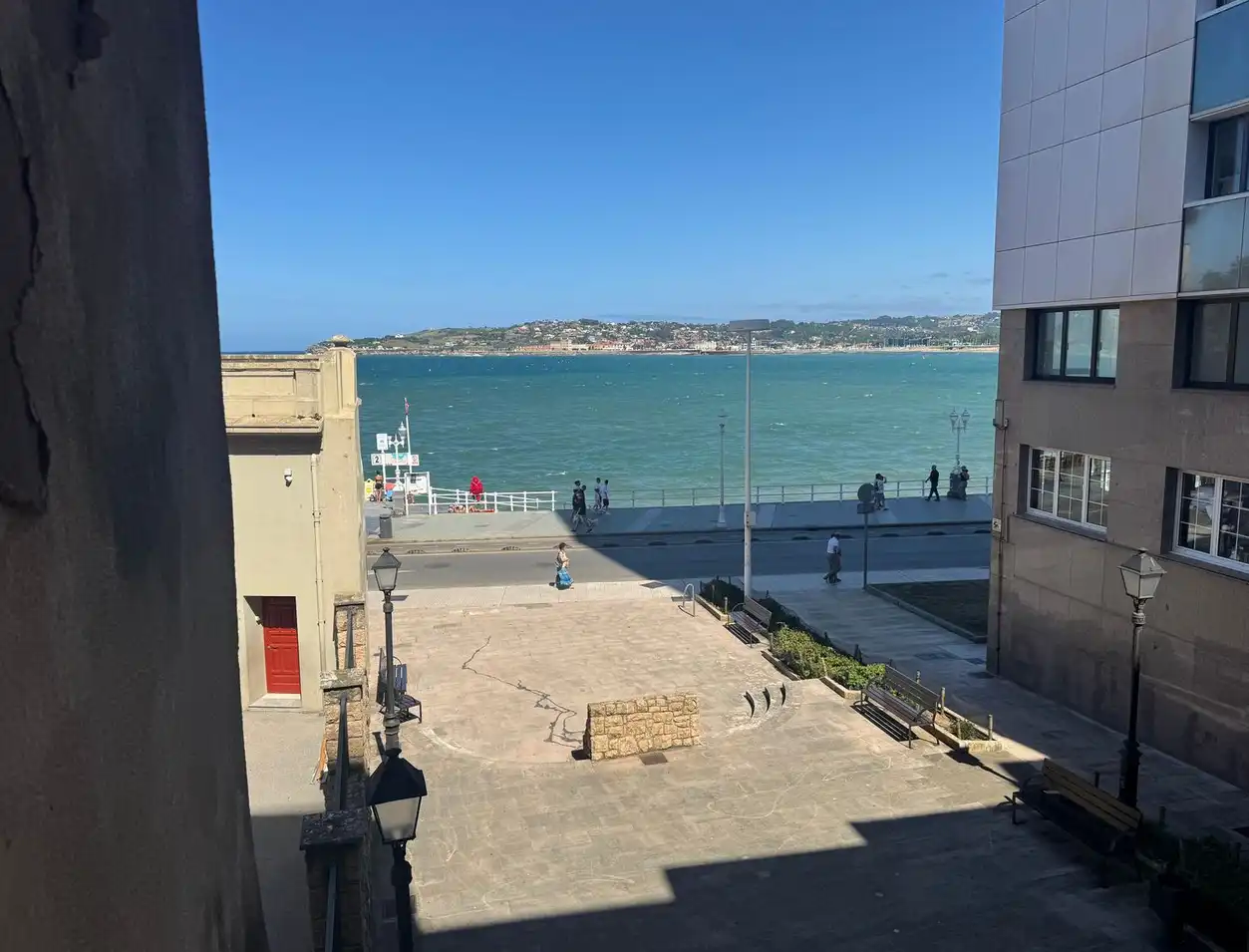 Vista exterior de Piso en venta en Gijón  con Calefacción y Parquet