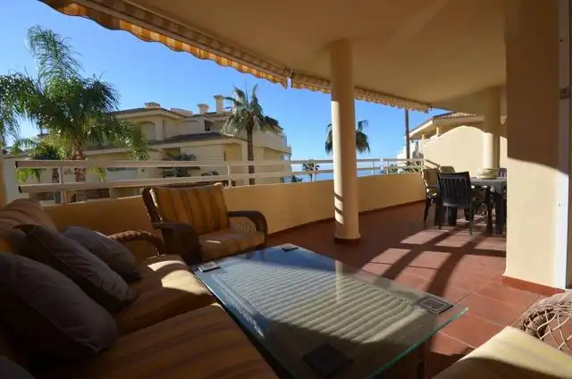 Apartamento con piscina en venta en Calle Calle Torrequebrada, imagen 3
