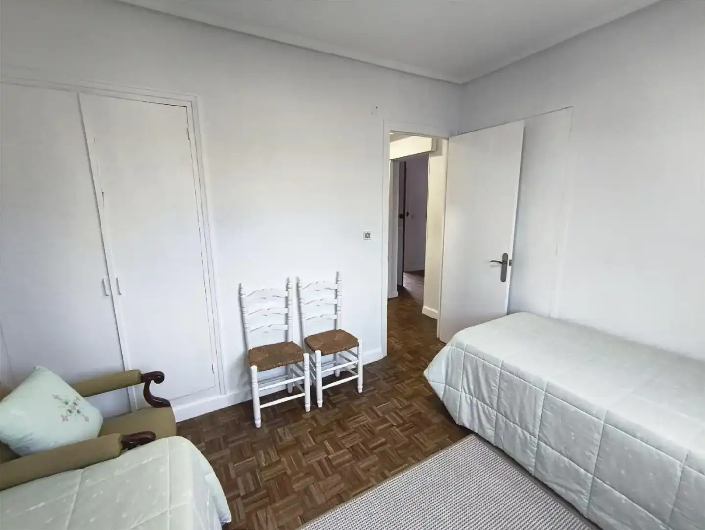 Dormitori de Àtic en venda en Laredo amb Parquet i Moblat