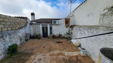 SE VENDE casa adosada OKUPA en C Tahona Fleming 13 de Calañ
