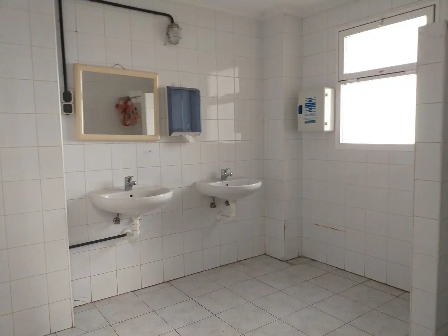 Badezimmer von Fabrikhallen zur Miete in El Rosario