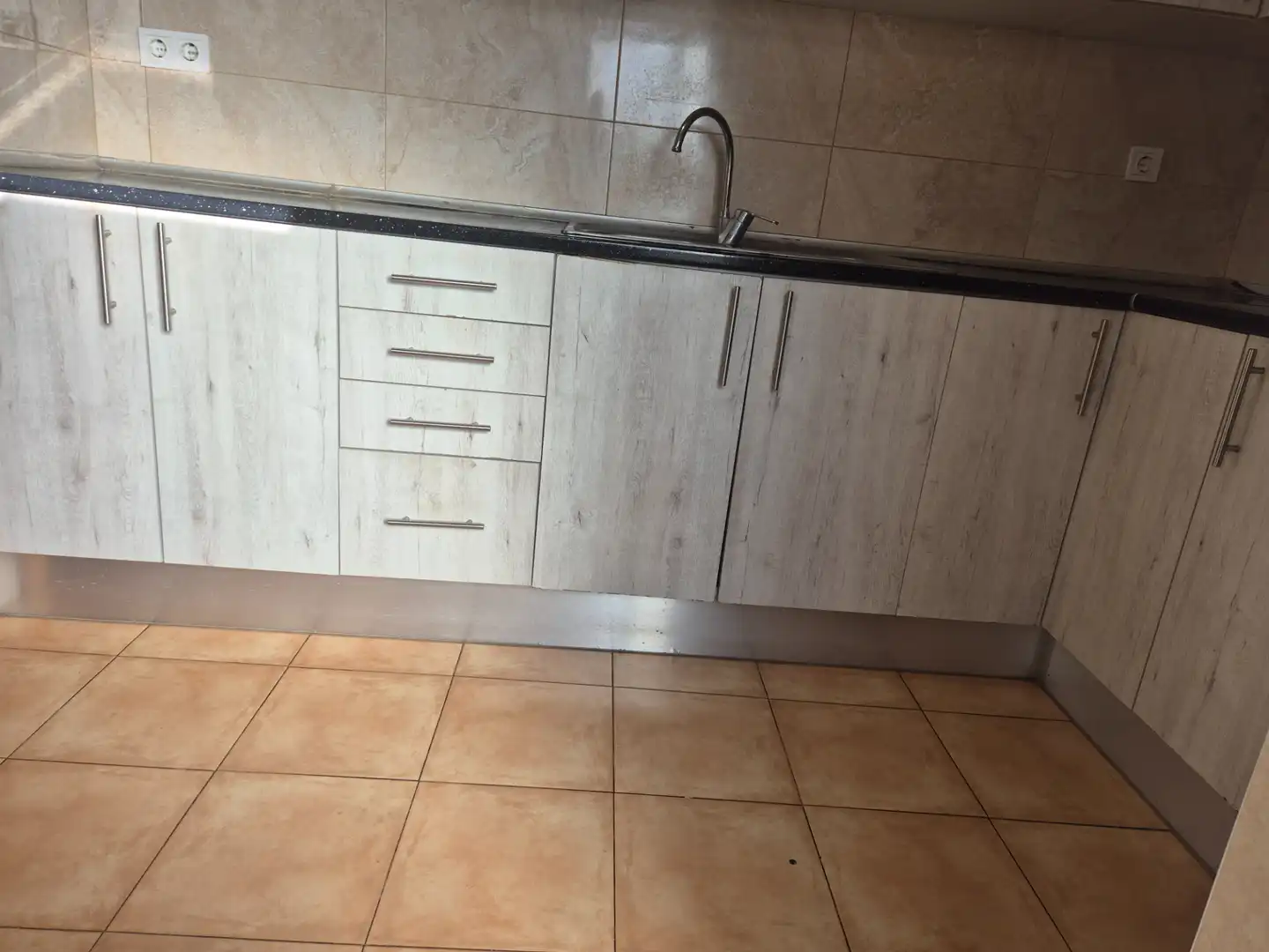 Cocina de Piso en venta en Terrassa con Terraza, Horno y Balcón