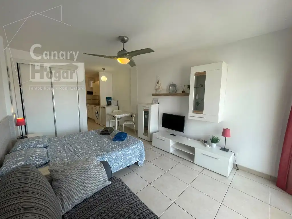 Living room of Study for sale in Arona  with Air Conditioner, Balcony and Internet