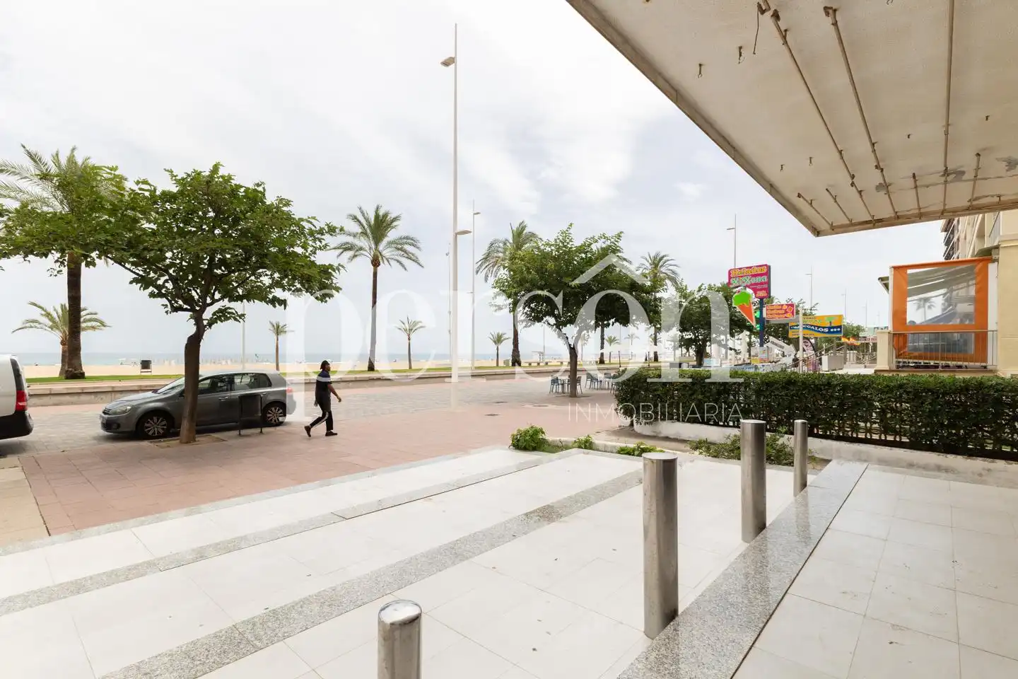 Vista exterior de Local de lloguer en Gandia amb Aire condicionat