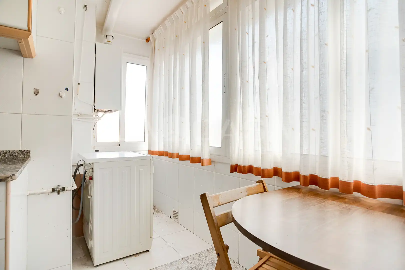 Habitación de Piso en venta en Cornellà de Llobregat con Calefacción y Balcón