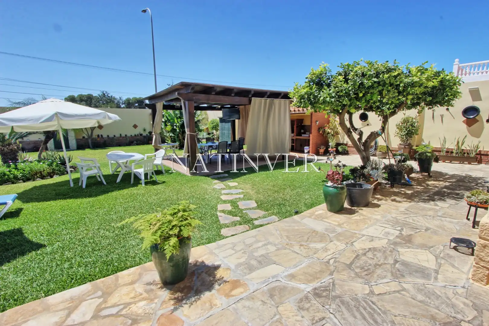 Jardí de Casa o xalet en venda en Vélez-Málaga amb Jardí privat, Terrassa i Traster