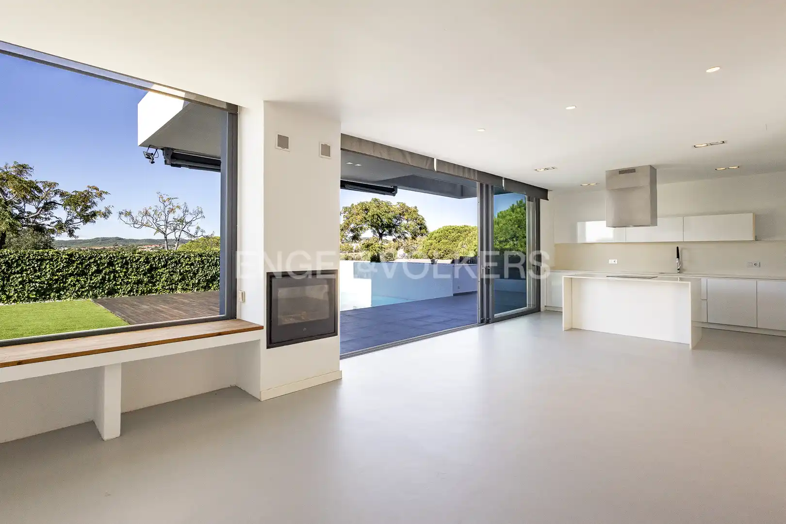 Vista exterior de Casa o chalet en venta en Vilanova i la Geltrú con Aire acondicionado, Calefacción y Jardín privado