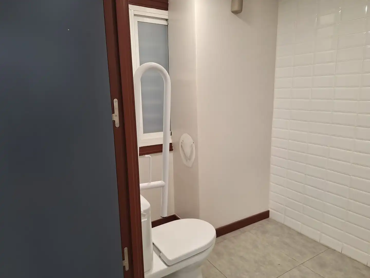 Badezimmer von Geschaftsraum zur Miete in Madrid