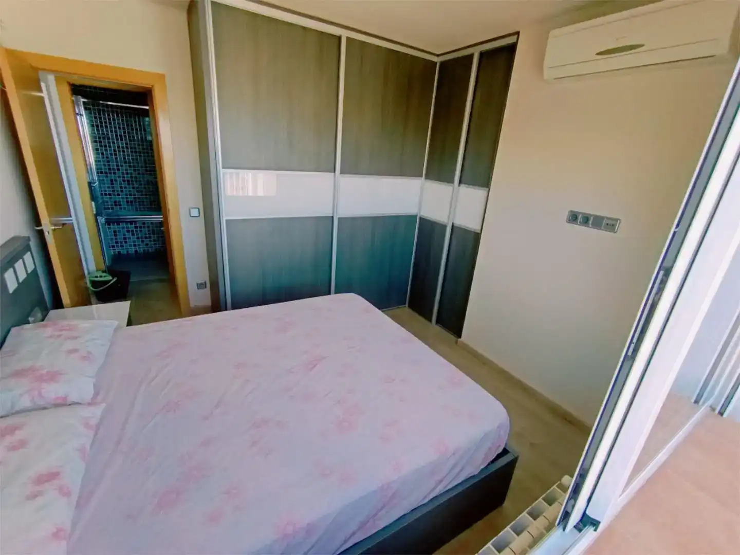 Schlafzimmer von Wohnung zur Miete in Barcelona mit Klimaanlage, Parkett und Möbliert
