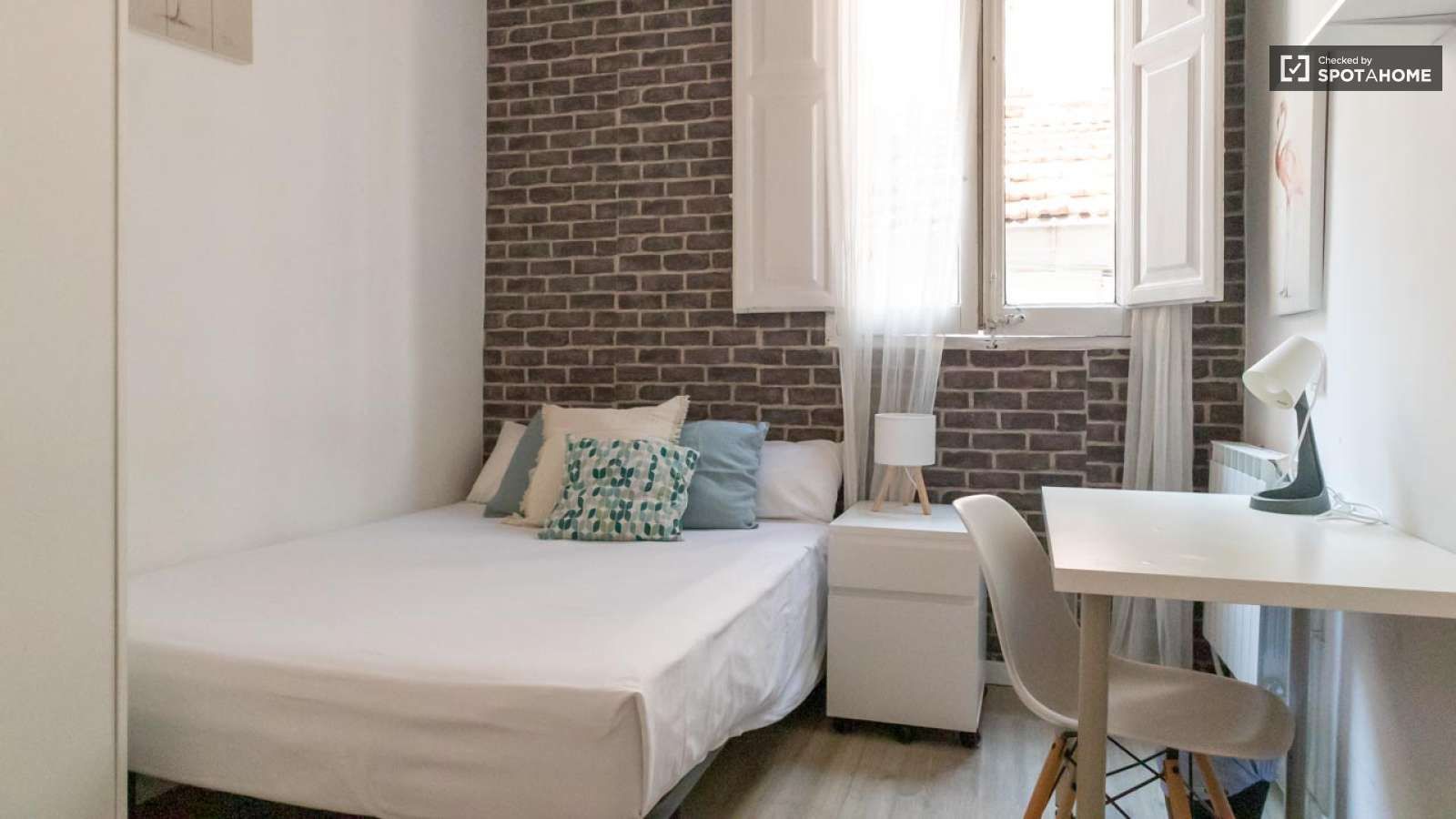 Flat for share in Cortes - Huertas