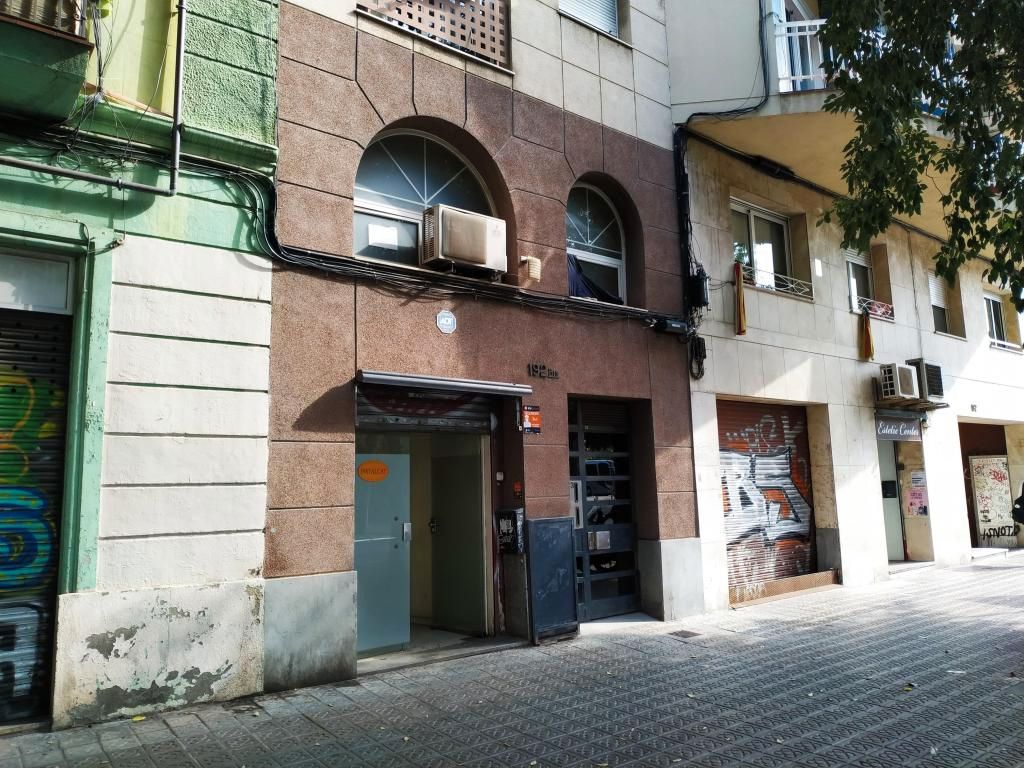 Vista exterior de Local en venta en  Barcelona Capital