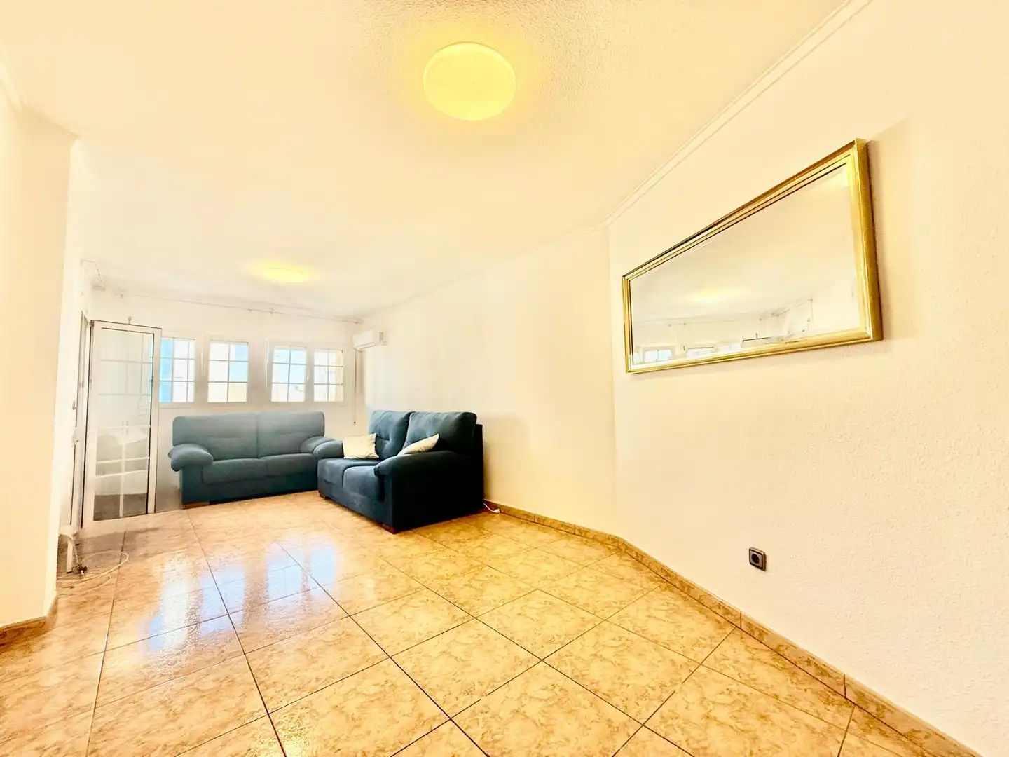 Flat with terrace for sale in Calle Miguel Hernández 16, imagen 2