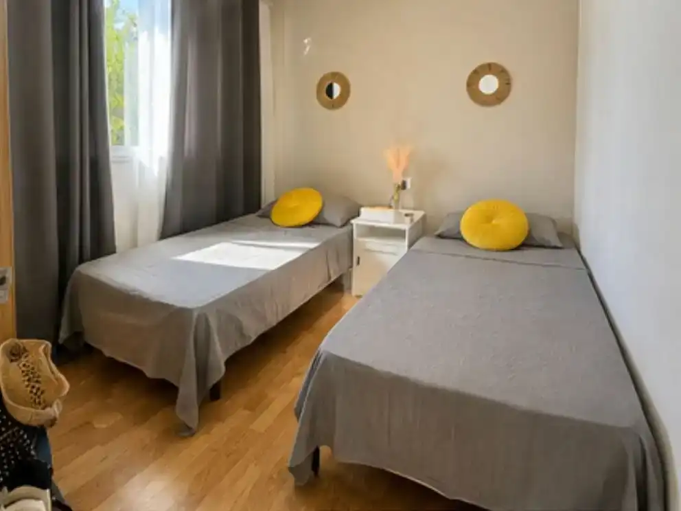 Habitación de Piso de alquiler en Marina Botafoc - Platja de Talamanca