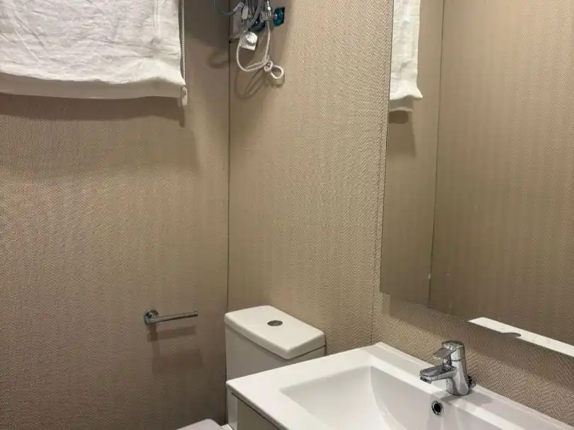 Baño de Oficina de alquiler en Madrid con Calefacción
