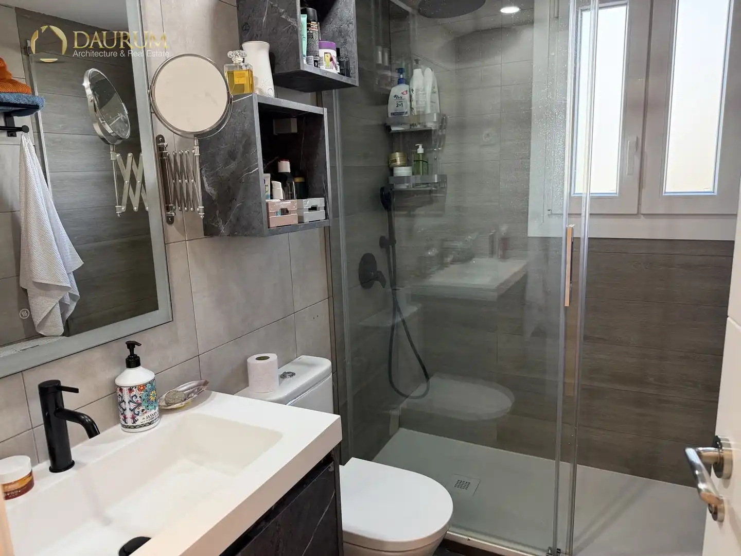 Bathroom of Duplexes for sale in Alcorcón  with Air Conditioner, Heating and Private garden