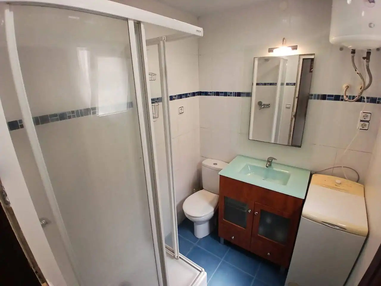 Bathroom of Apartments for sale in Vilanova i la Geltrú  with Air Conditioner and Parquet flooring