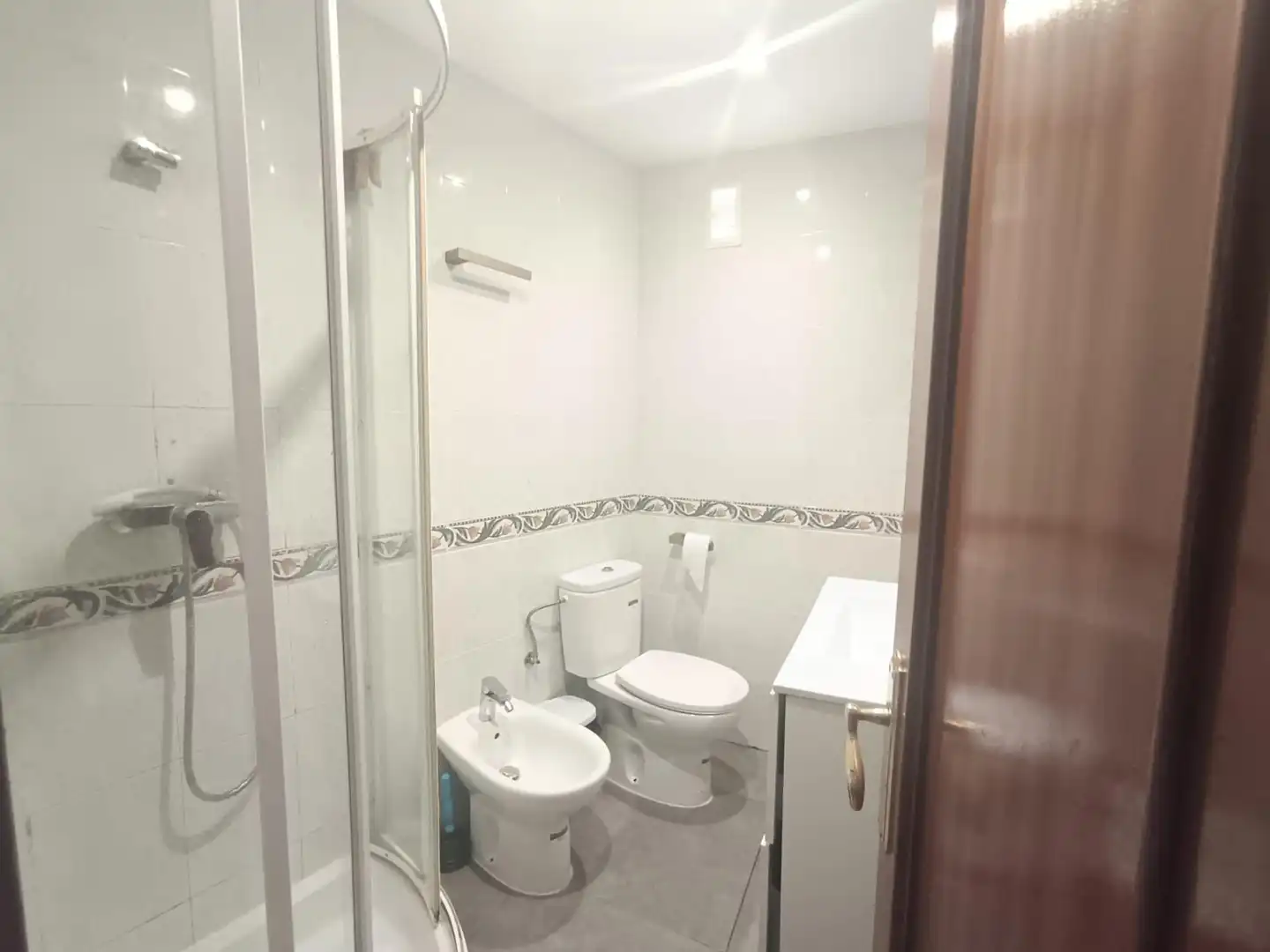 Bathroom of Flat for sale in Córdoba  with Air Conditioner and Furnished