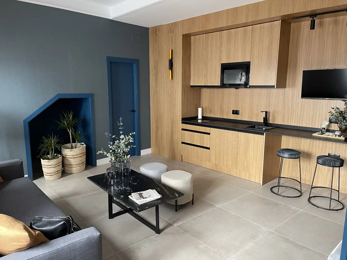 Sala de estar de Estudio de alquiler en Carmona con Aire acondicionado, Amueblado y Microondas