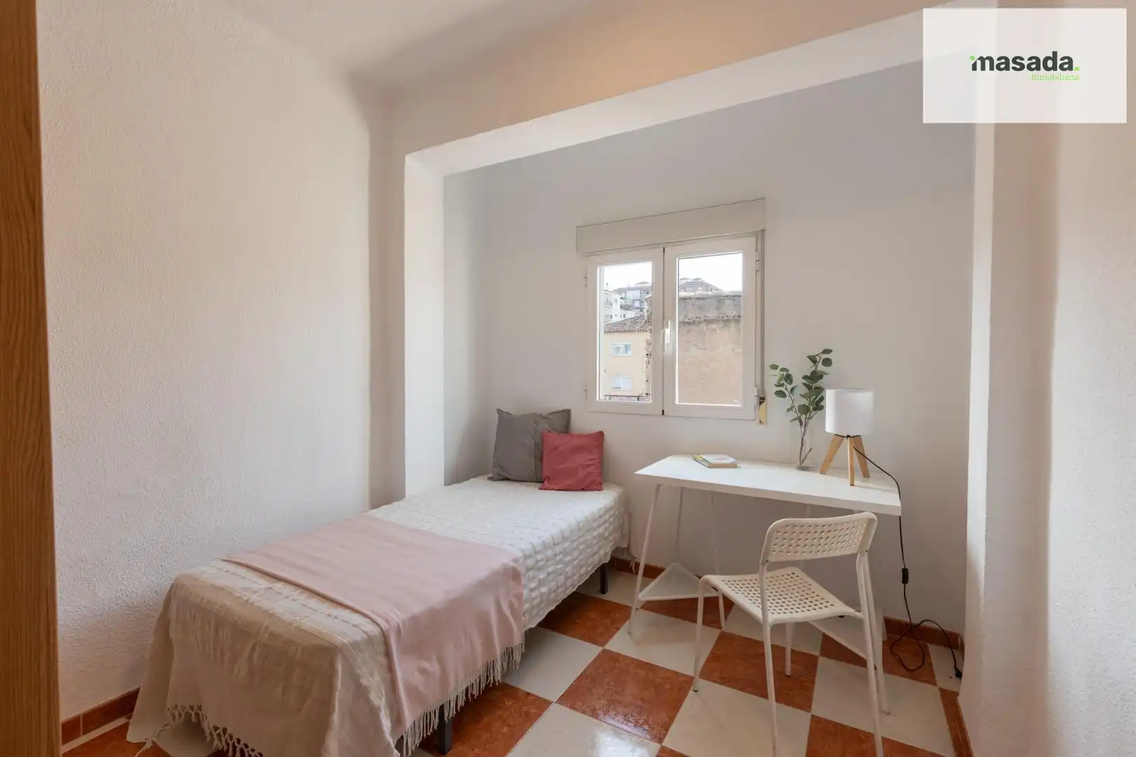 Habitación de Piso en venta en Granada con Terraza y Amueblado