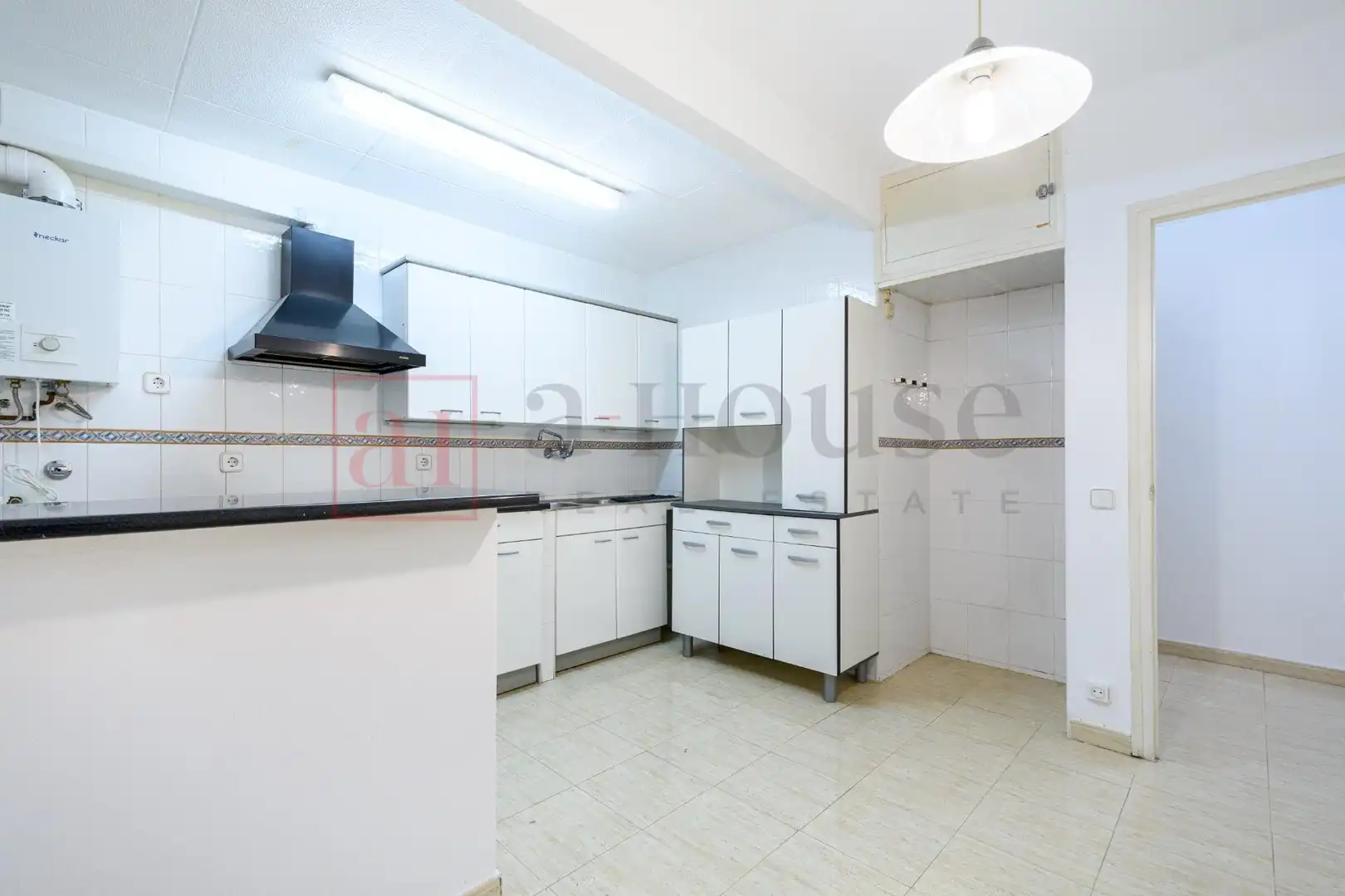 Cocina de Piso en venta en Barcelona con Trastero y Balcón
