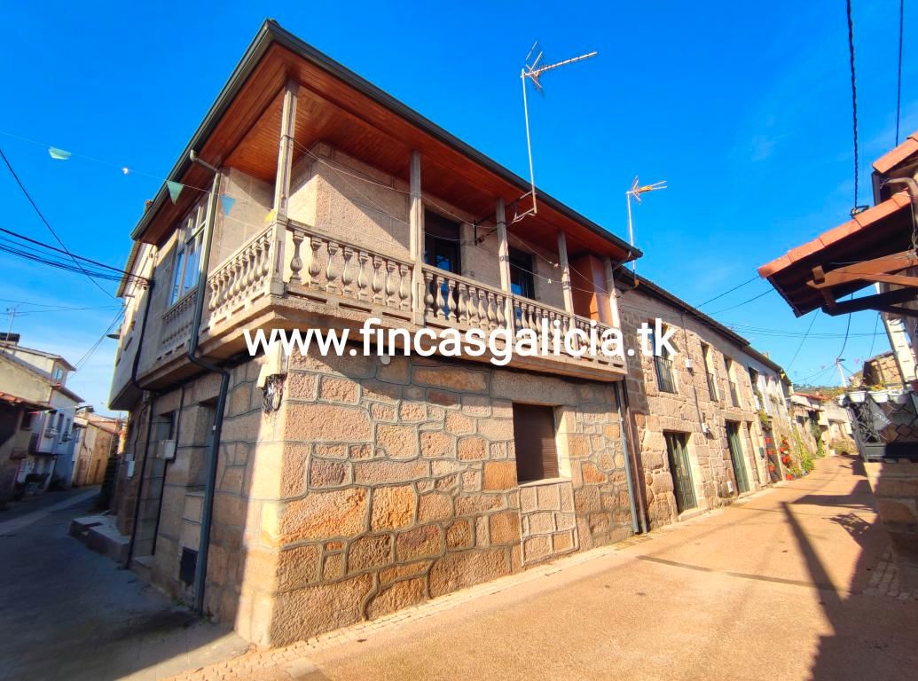 Exterior view of House or chalet for sale in Monterrei  with Furnished and Balcony