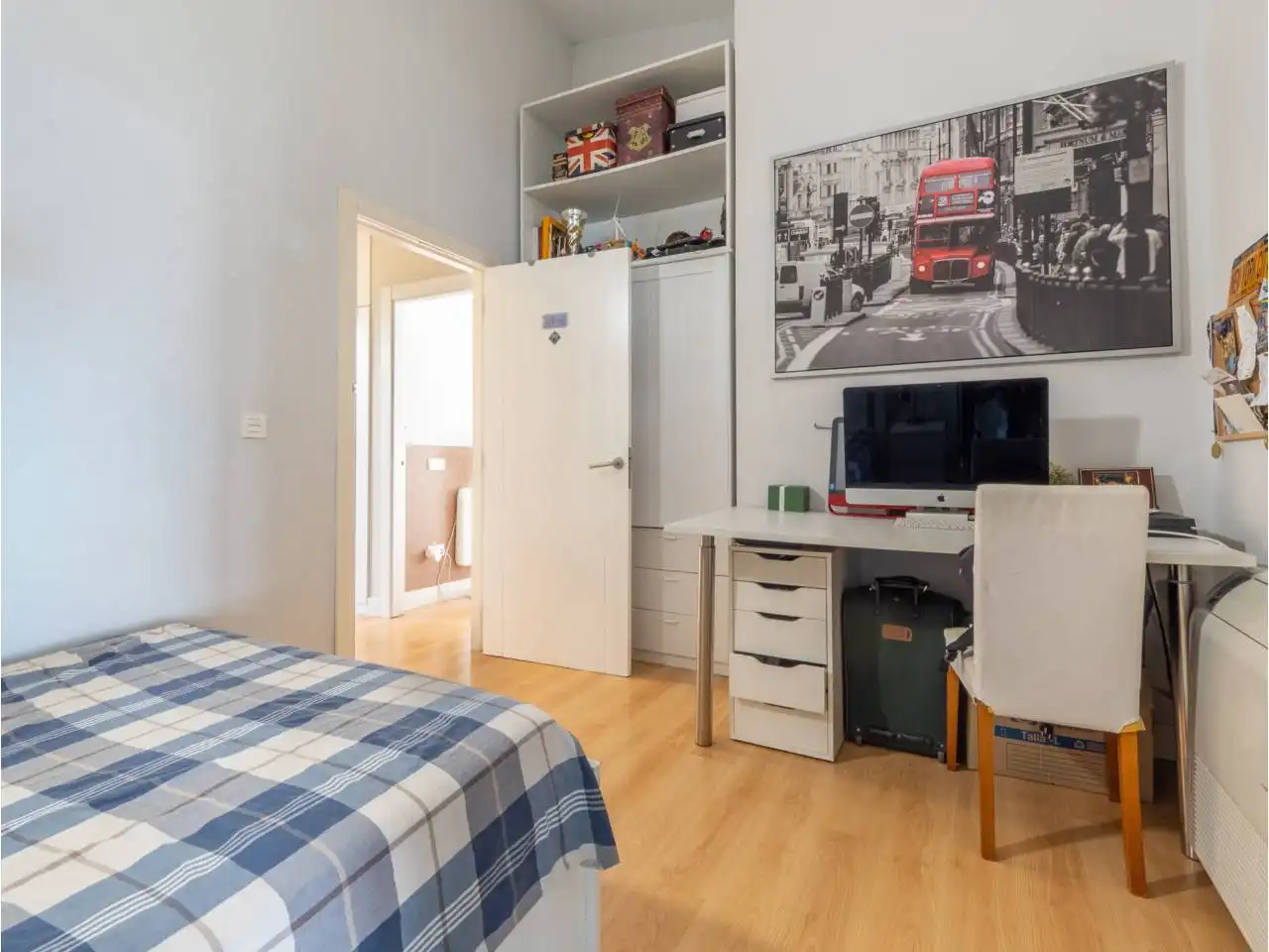 Dormitori de Casa o xalet en venda en Donostia - San Sebastián  amb Aire condicionat, Calefacció i Jardí privat