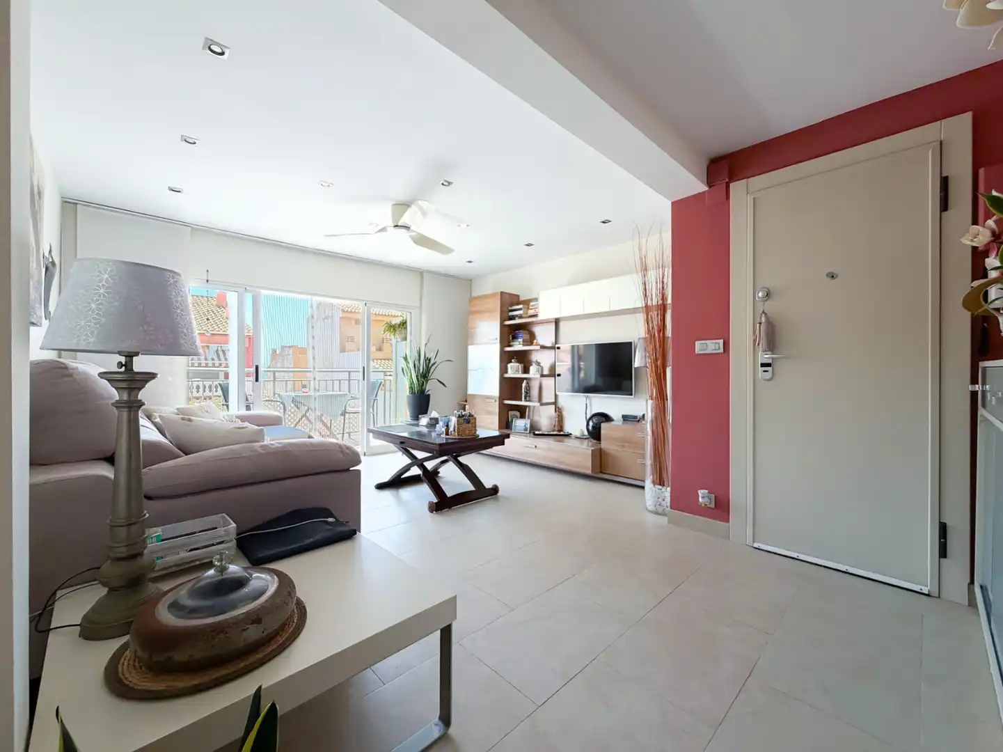 Sala d'estar de Apartament en venda en El Campello amb Balcó