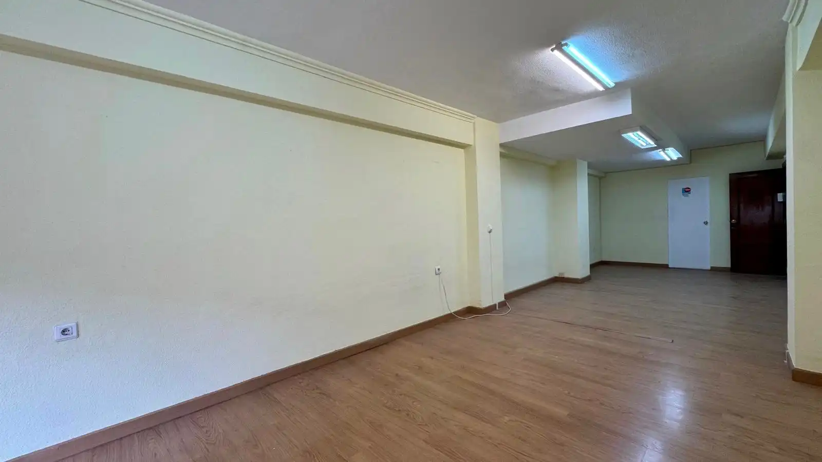 Büro zum Verkauf in Cáceres mit Klimaanlage und Heizung