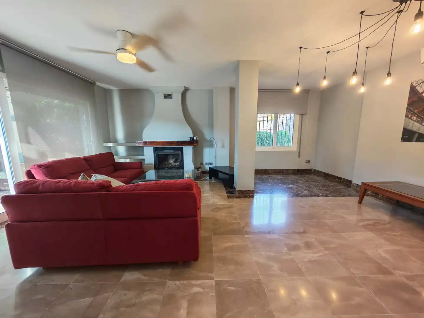 Sala de estar de Casa o chalet en venta en Alhaurín de la Torre con Aire acondicionado, Calefacción y Jardín privado